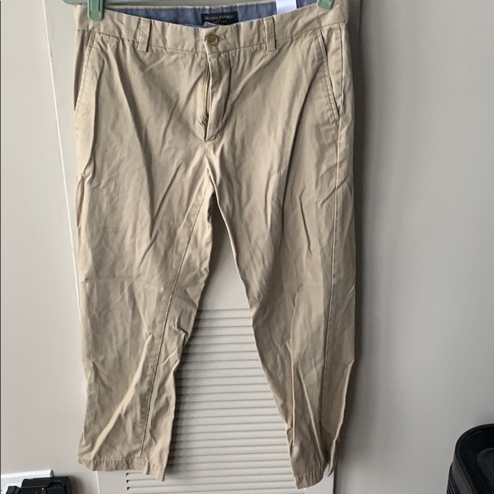 Men’s casual khaki pants. Great condition